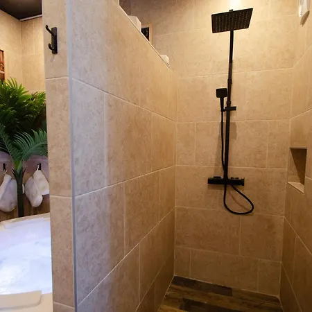 Jungle - Sauna & Balneo * Шато-Тьерри