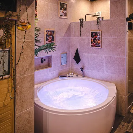 Jungle - Sauna & Balneo Апартаменты *