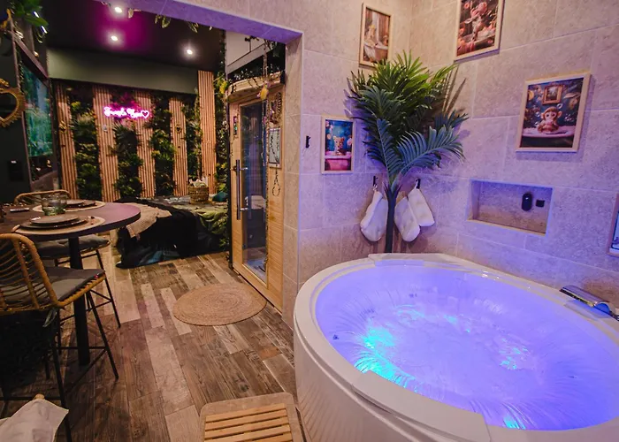 Apartment Jungle - Sauna & Balneo Chateau-Thierry